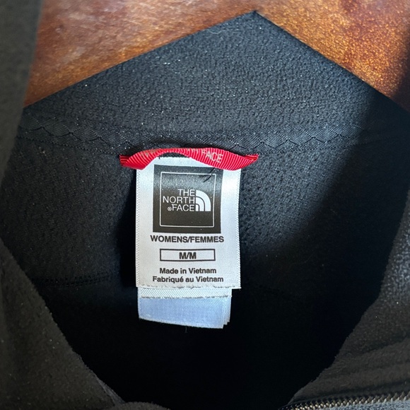 The North Face Women’s Classic Black Zip-Up Jacket - Picture 2 of 6